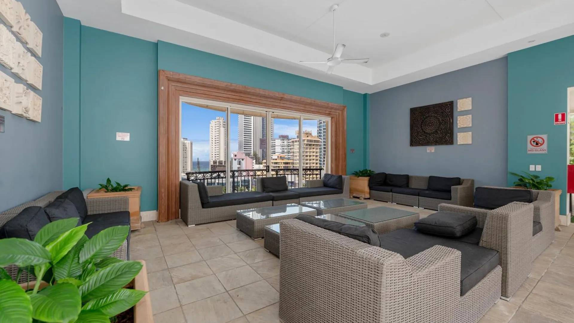 Amazing Chevron Heart Of Surfers Apartment Gold Coast