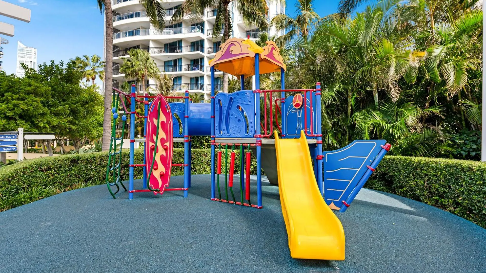 Amazing Chevron Heart Of Surfers Apartment Gold Coast
