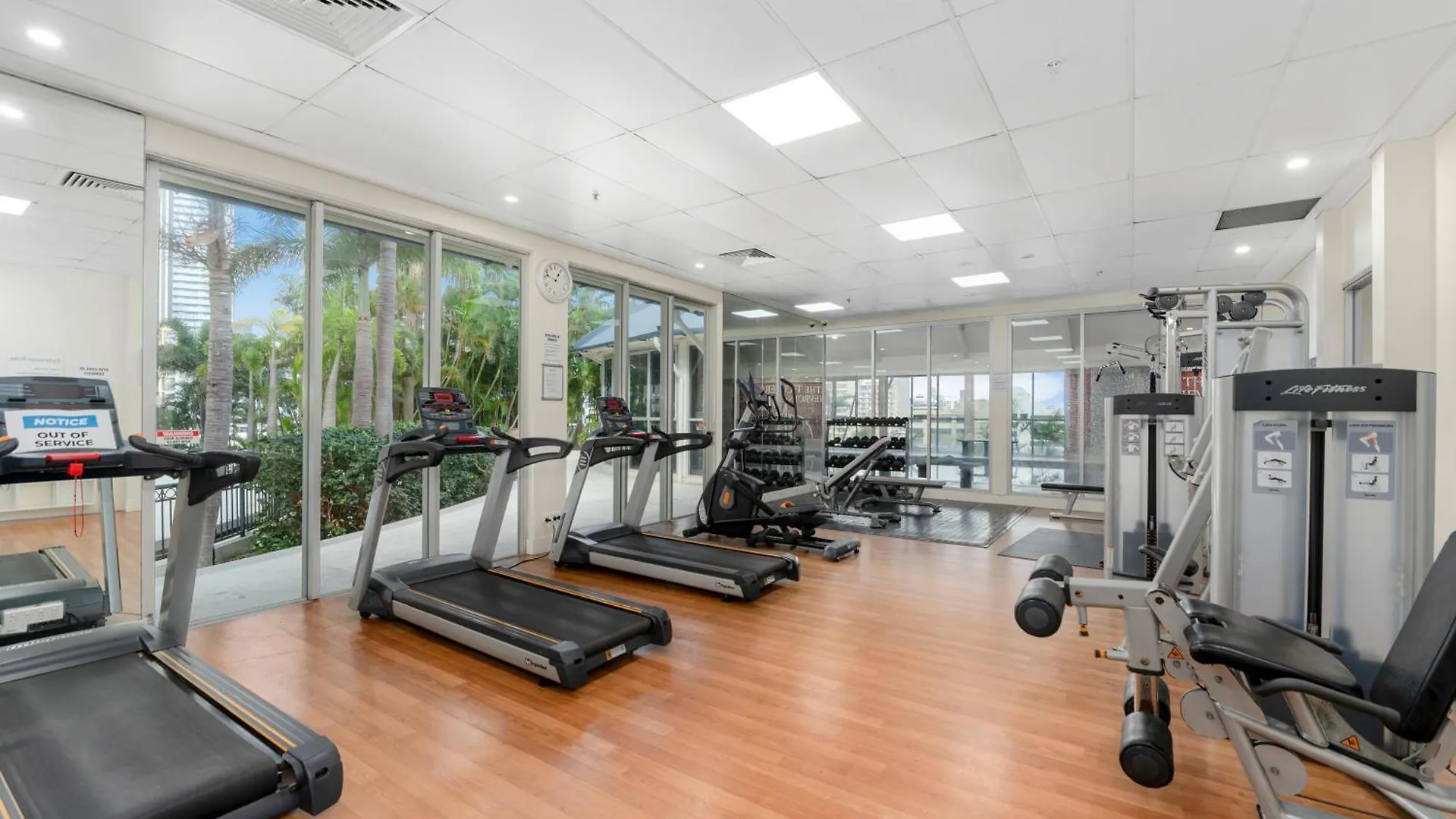 Amazing Chevron Heart Of Surfers Apartment Gold Coast
