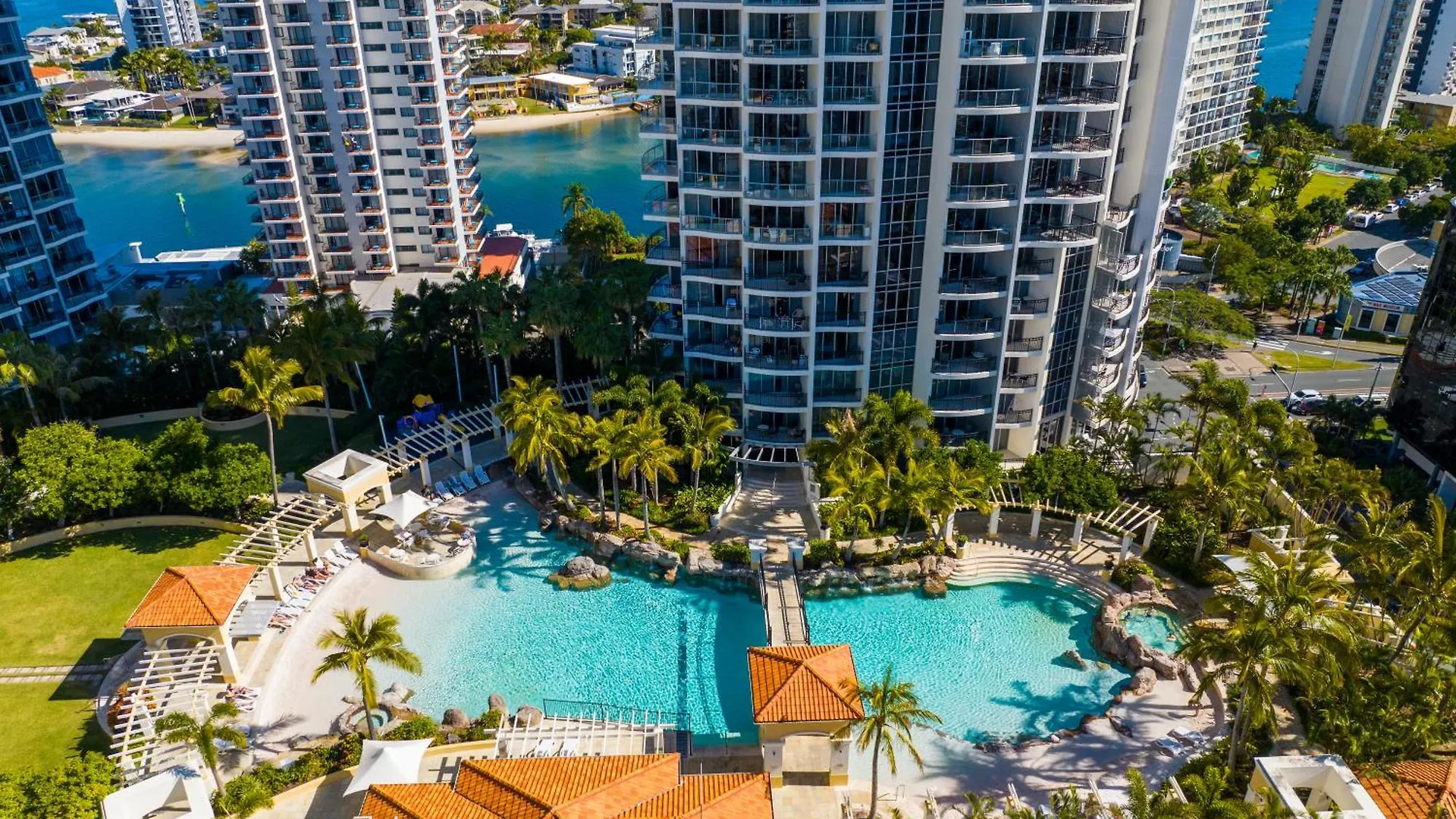 Amazing Chevron Heart Of Surfers Apartment Gold Coast Australia