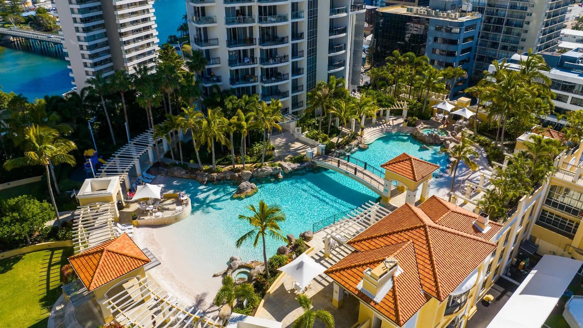 Amazing Chevron Heart Of Surfers Apartment Gold Coast