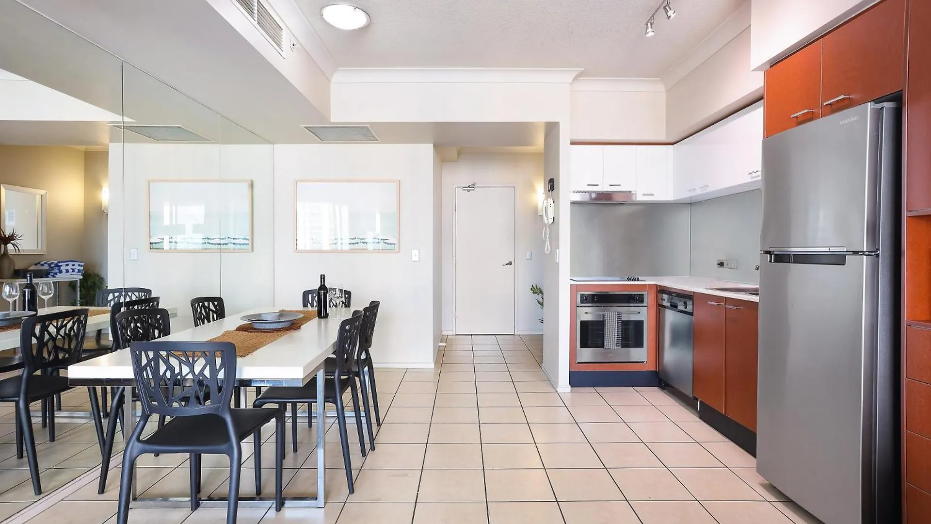 Amazing Chevron Heart Of Surfers Apartment Gold Coast