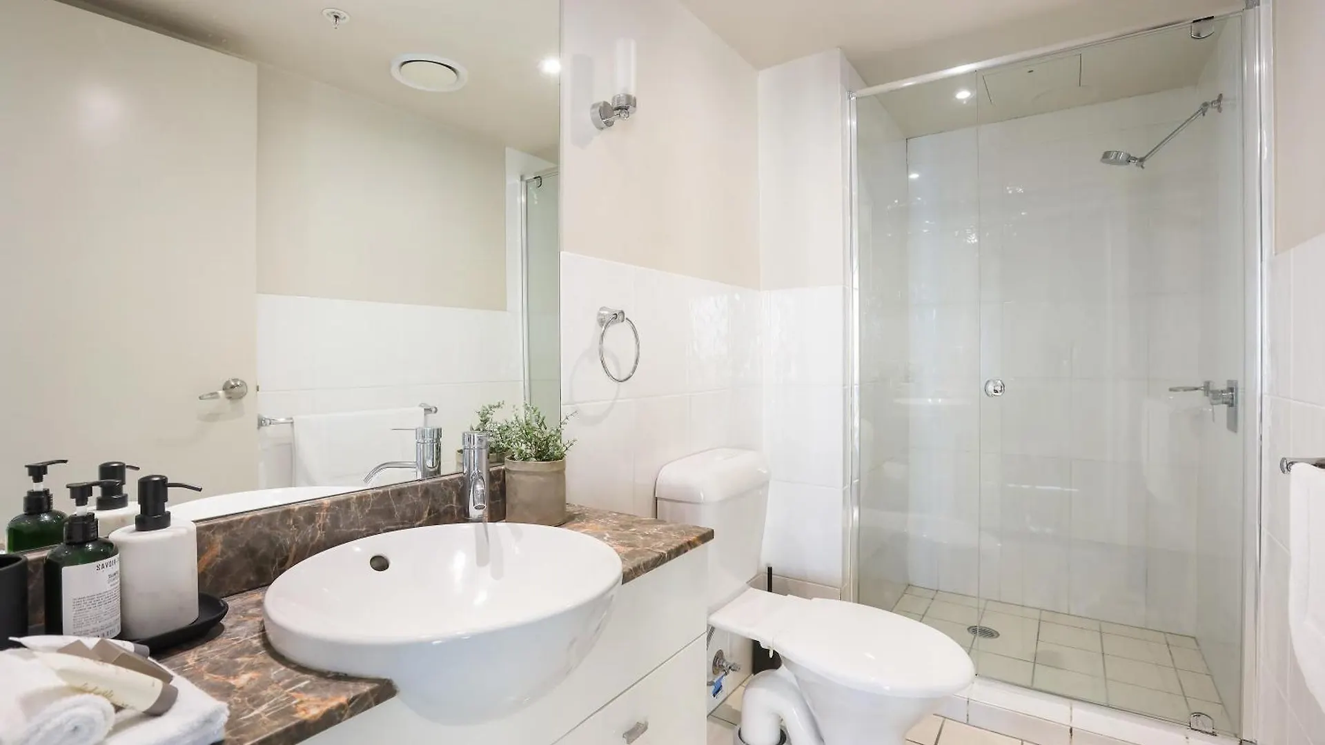 Amazing Chevron Heart Of Surfers Apartment Gold Coast