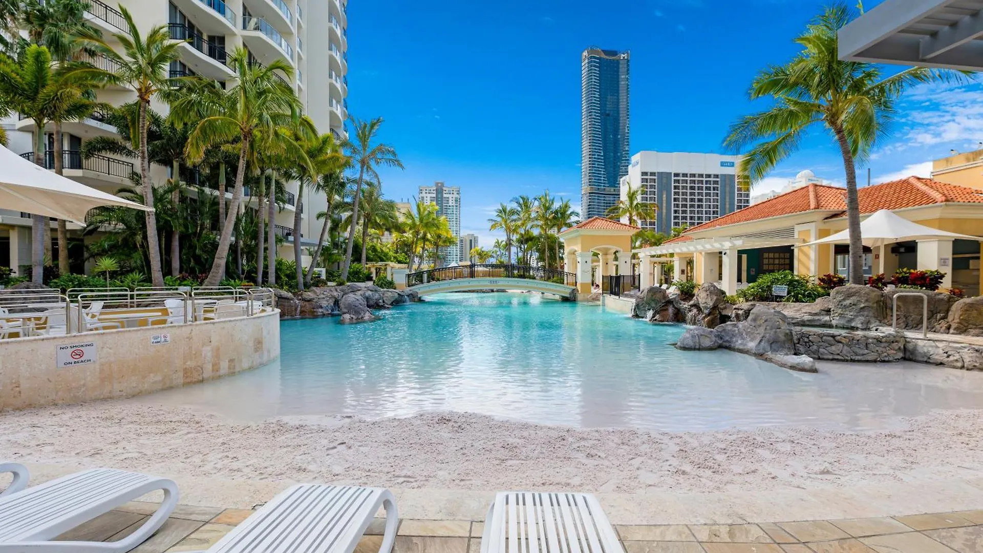 Amazing Chevron Heart Of Surfers Apartment Gold Coast Australia